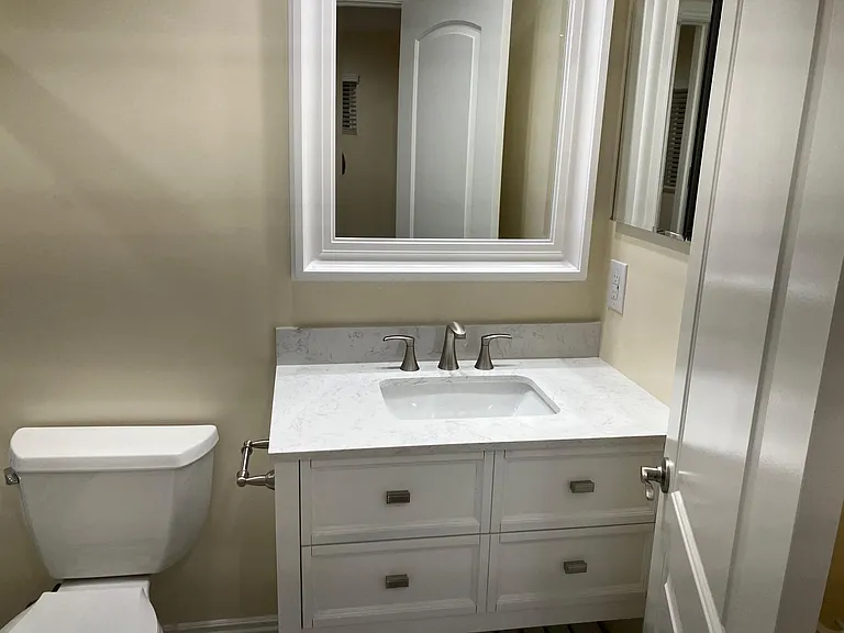 334 Crocker Ave — Photo 13