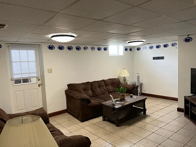 103 N 6th Ave #ROOMS FOR RENT — Photo 3
