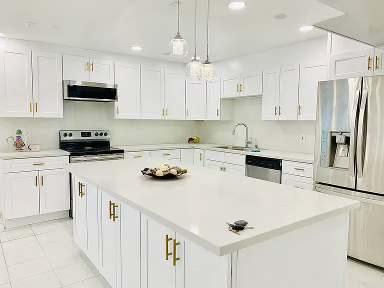 5301 Balboa Blvd #F7 — Photo 6