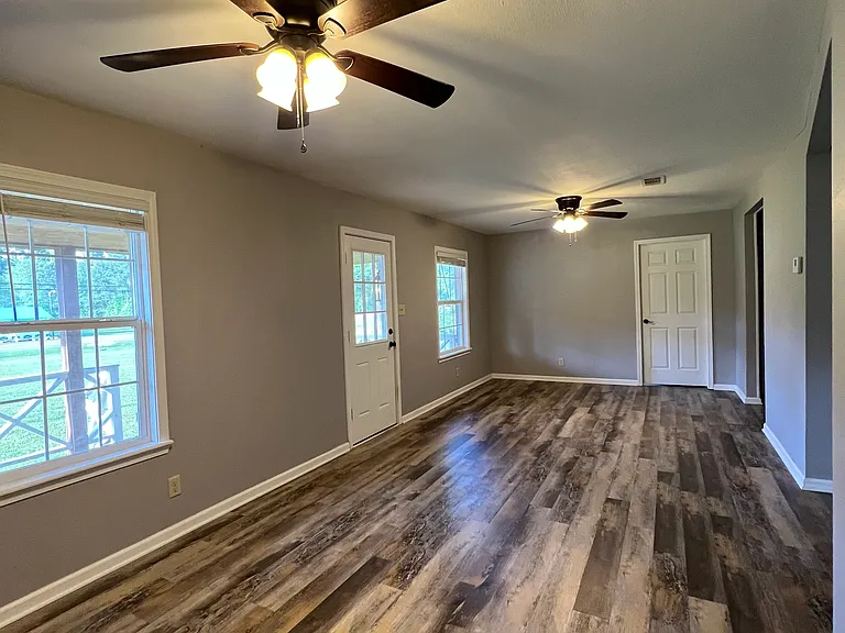 1200 Nolan Trce — Photo 3