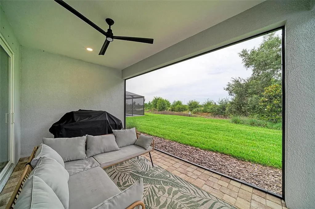 3 bed, 2.0 bath, 1810 sqft, $3,700 — Photo 4