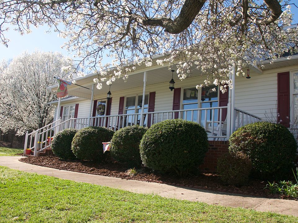 1st image of 124 Albertville Ln
