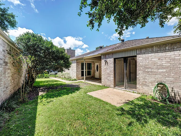 18506 Glen Briar Ln — Photo 17