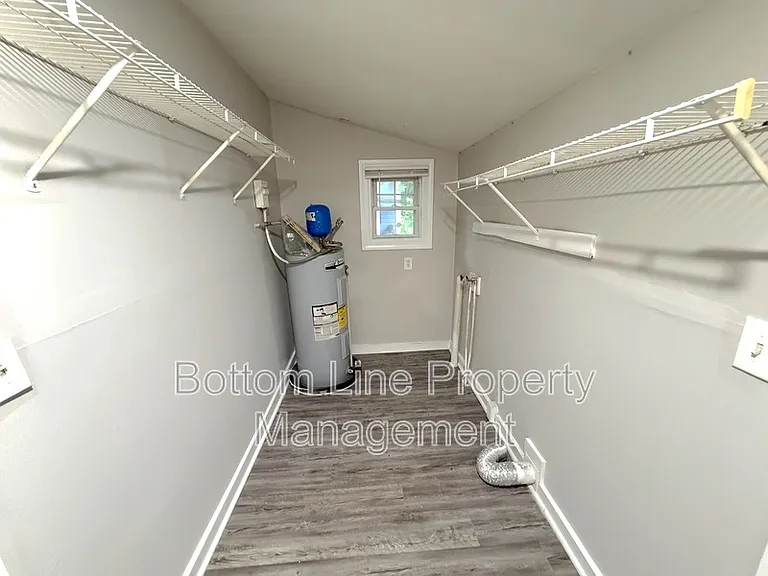 917 N Oakland St — Photo 5