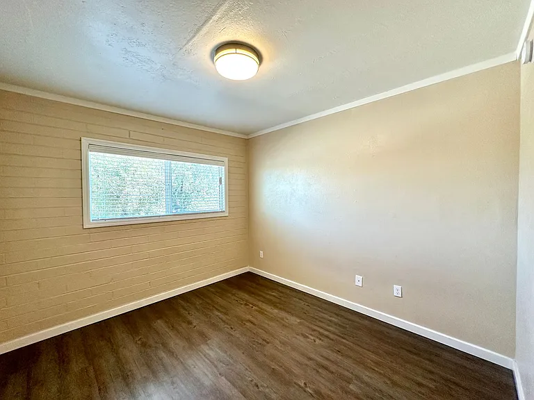 Bel Air Apartments — Photo 6