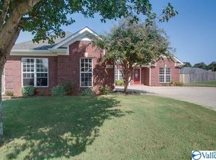 201 Clingstone Cir, Meridianville, AL 35759