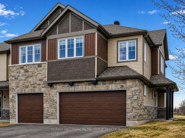 38 Riddell St, Beckwith, ON K7C 0J5