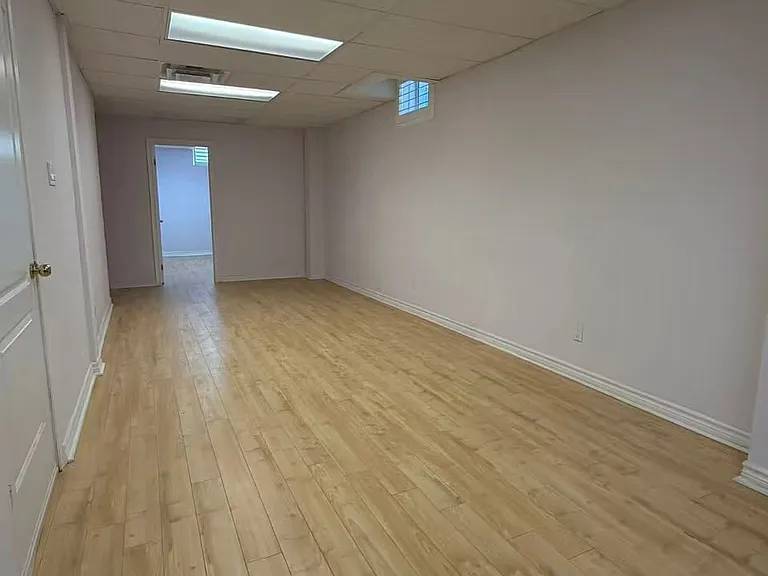 55 Fortune Cres #BASEMENT — Photo 6