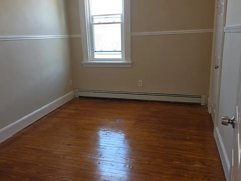 22 Essex St #2 — Photo 17