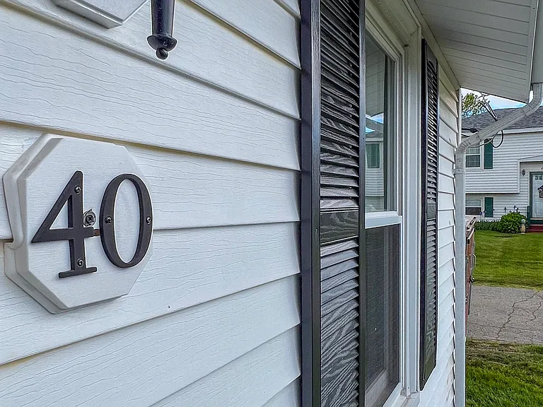 40 Draper Ave — Photo 3