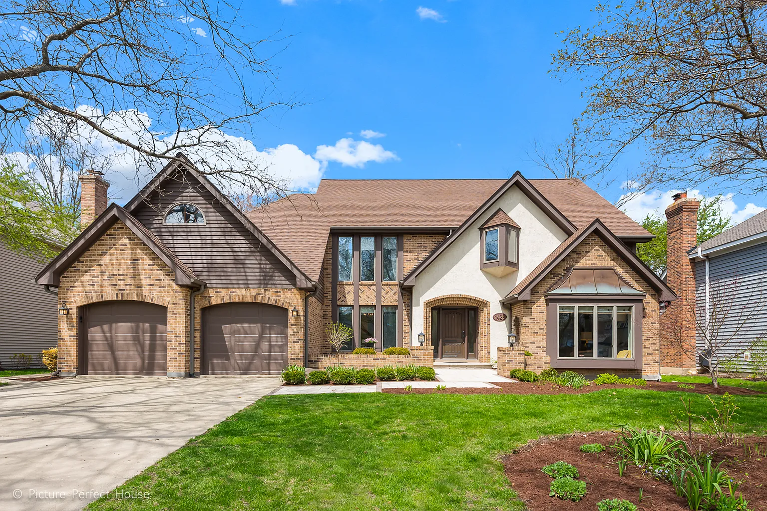 1425 Ambleside Cir photo 1