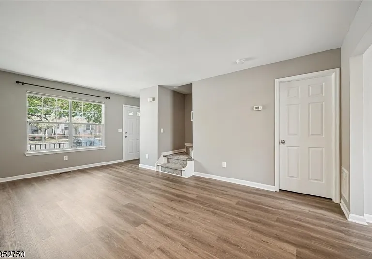 907 Wetherburn Ct — Photo 13