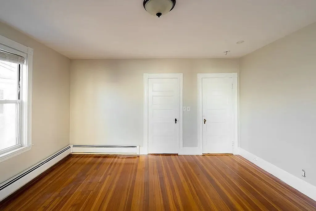 5 bed, 1500 sqft, $4,700 — Photo 3