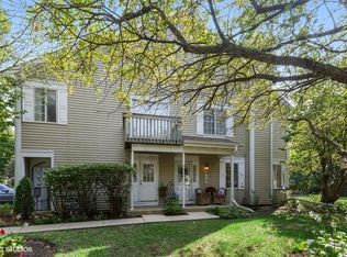 914 Surrey Ln, Dundee, IL 60118