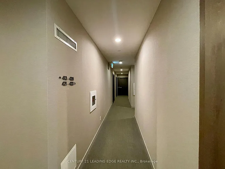 25 Richmond St E #421 — Photo 2