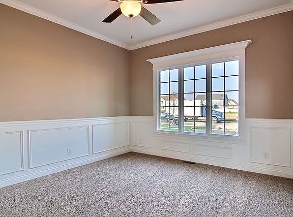 3rd image of 9811 Garden Way St