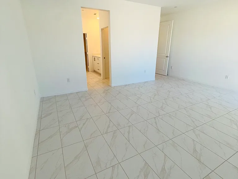 39171 Quixote Ct — Photo 15