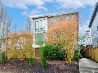 215B 24th Ave E, Seattle, WA 98112