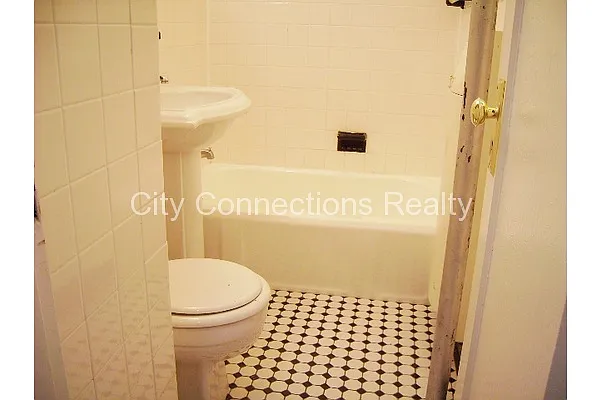 Rented by City Connections Realty | media 42
