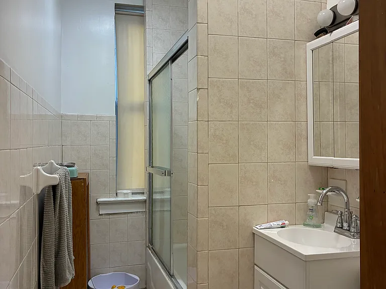 31 75th St #1B — Photo 8