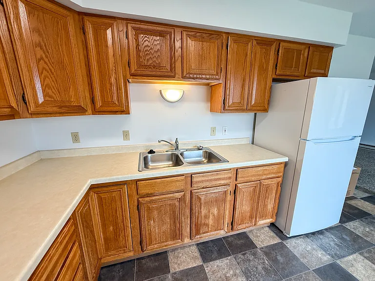 210 Howard St #1 — Photo 4