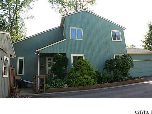 2nd image of 15 Manhattan Park Dr