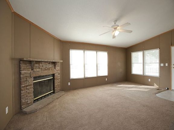 3rd image of 115 W Broadway Ave