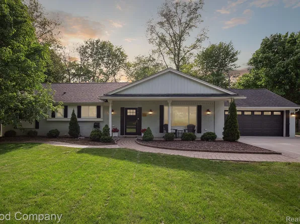 5332 Van Ness Dr, Bloomfield Hills, MI 48302
