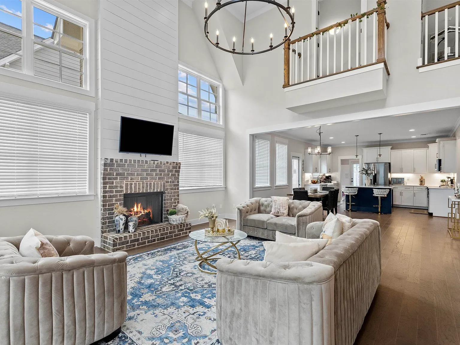 4 bed, 2.5 bath, $3,500 — Photo 4
