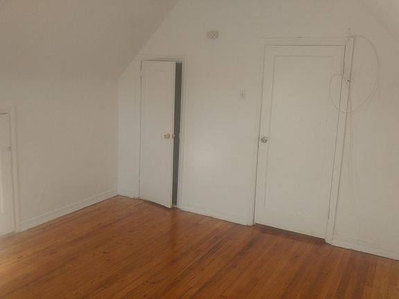 3rd image of 13716 172nd St