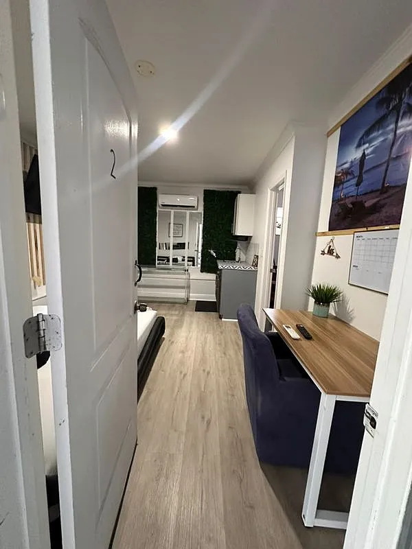 1 bed, 1.0 bath, 130 sqft, $1,000 — Photo 4