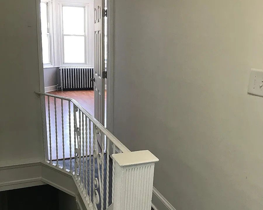 Stairway/ Hallway