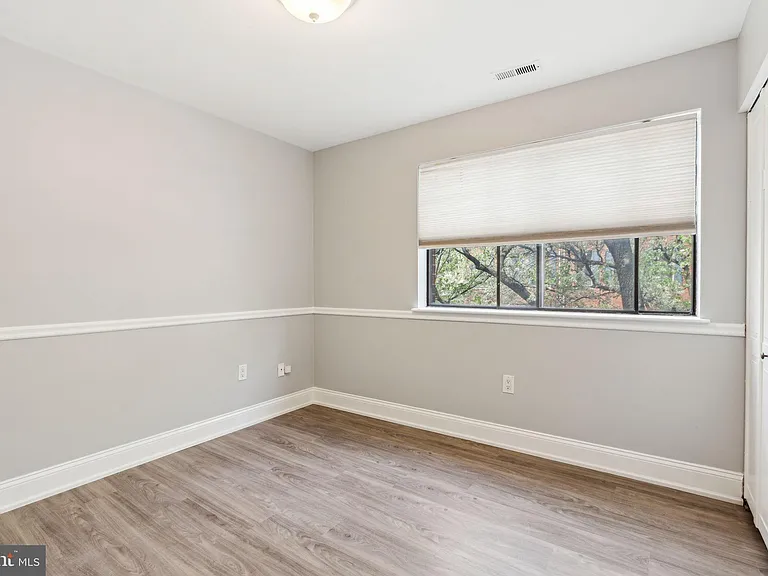 2028 Arch St — Photo 15