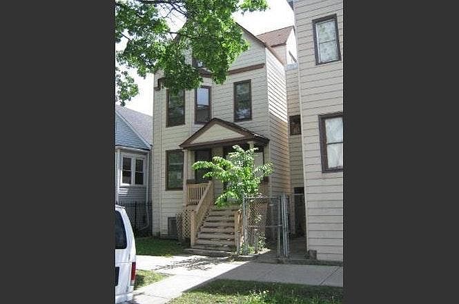1st image of 3753 W Lyndale St Floor 3