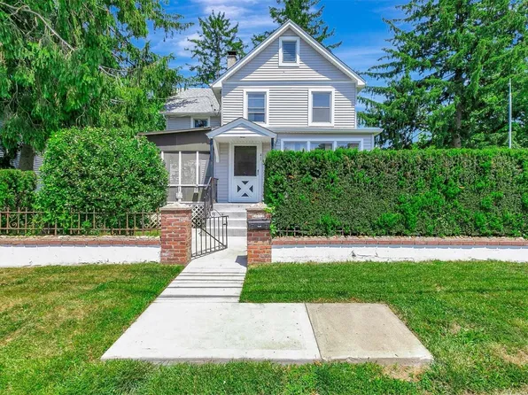 41 Stone Avenue, North Babylon, NY 11703