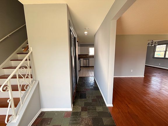 2nd image of 126 Towpath Ln