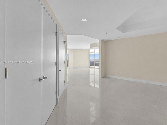 5th image of 17301 Biscayne Blvd APT 2301
