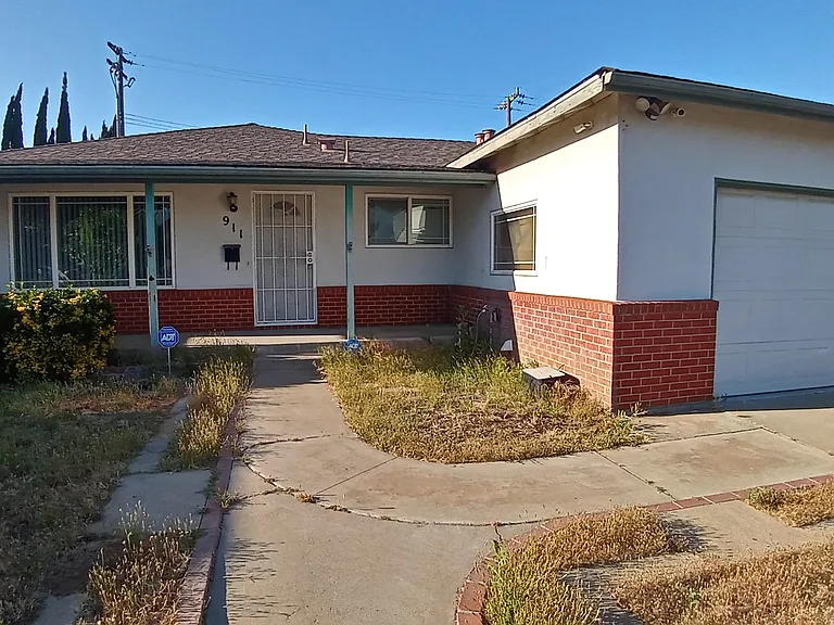 911 Palomino St — Photo 41