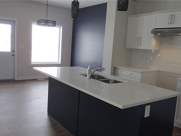 4th image of 559 Kensington Pl