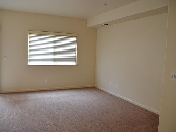 5th image of 3045 Estepa Dr APT A