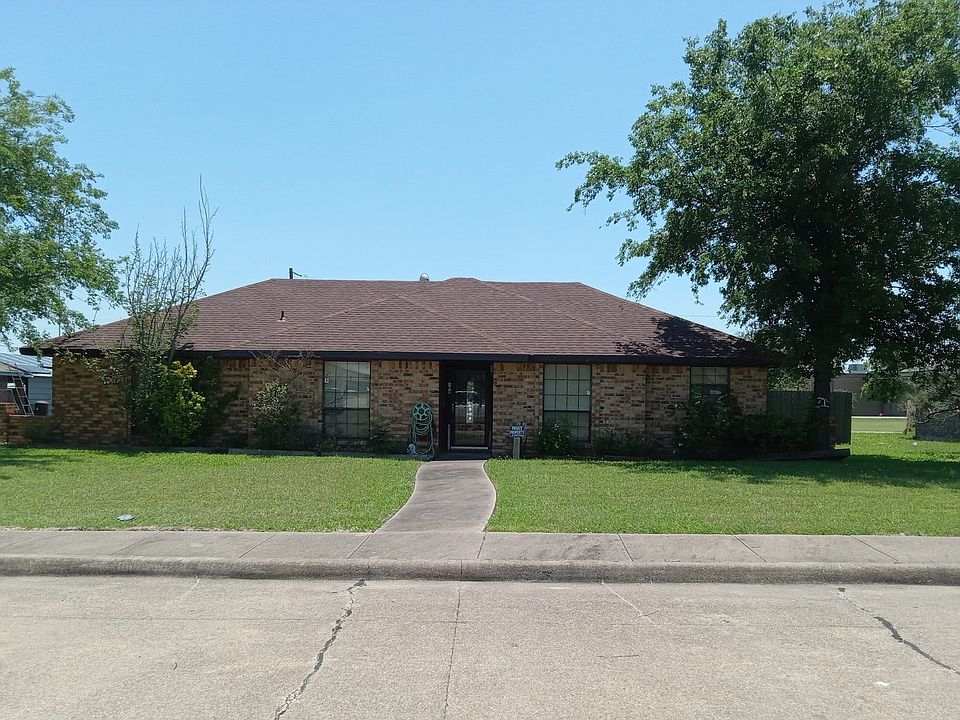 1st image of 108 Creekview Dr