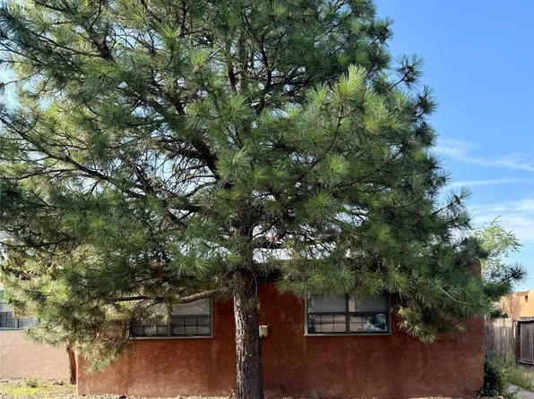 1873 Calle Quedo APT B, Santa Fe, NM 87505