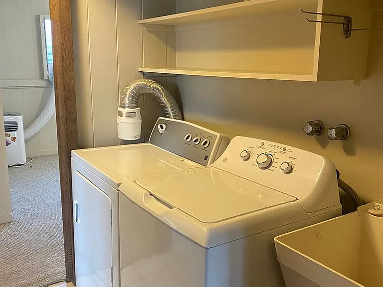 521 Ululani St — Photo 37