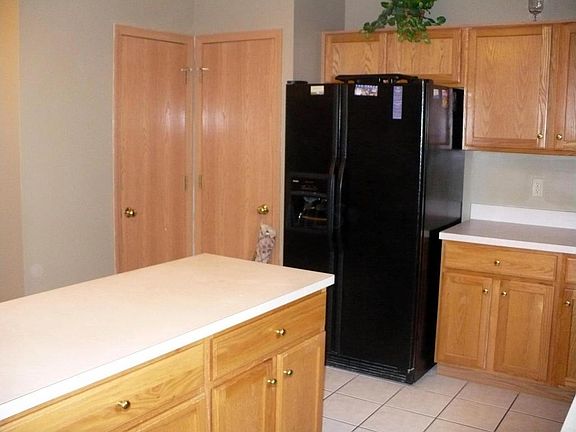 5th image of 384 Kestrel Dr