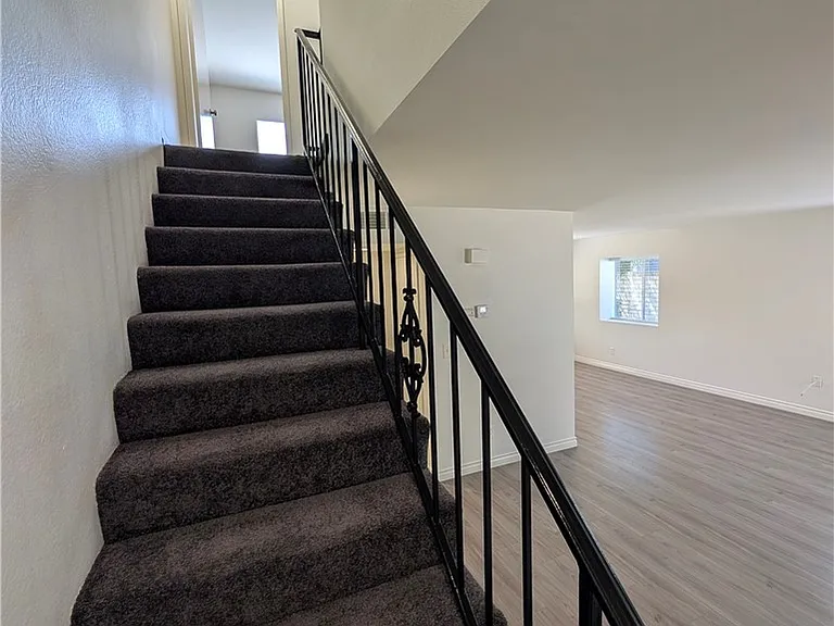 529 E Colorado Blvd #D — Photo 23