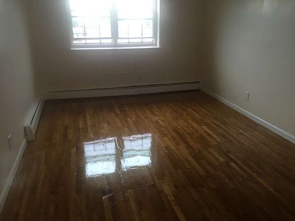 2nd image of 1034 E 219th St #3