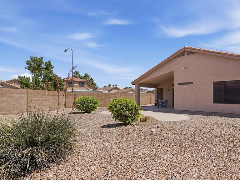 16492 N 69th Dr — Photo 17