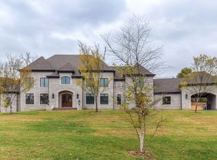 13659 Mason Heights Rd, Town And Country, MO 63131