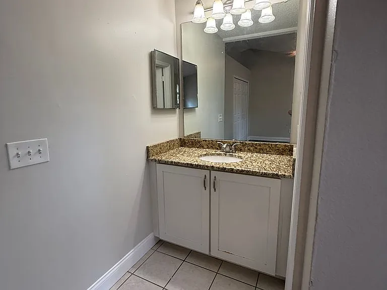 2982 Embassy Ct — Photo 13