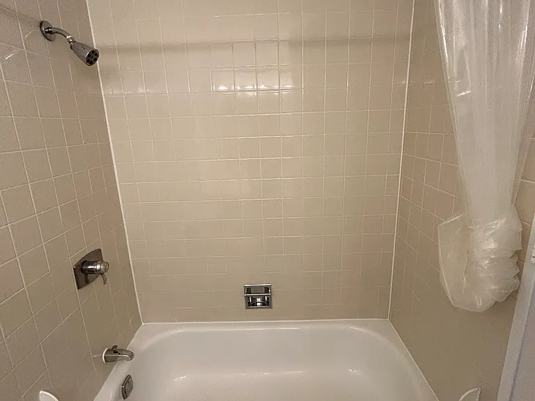 1030 N State St #5M — Photo 5